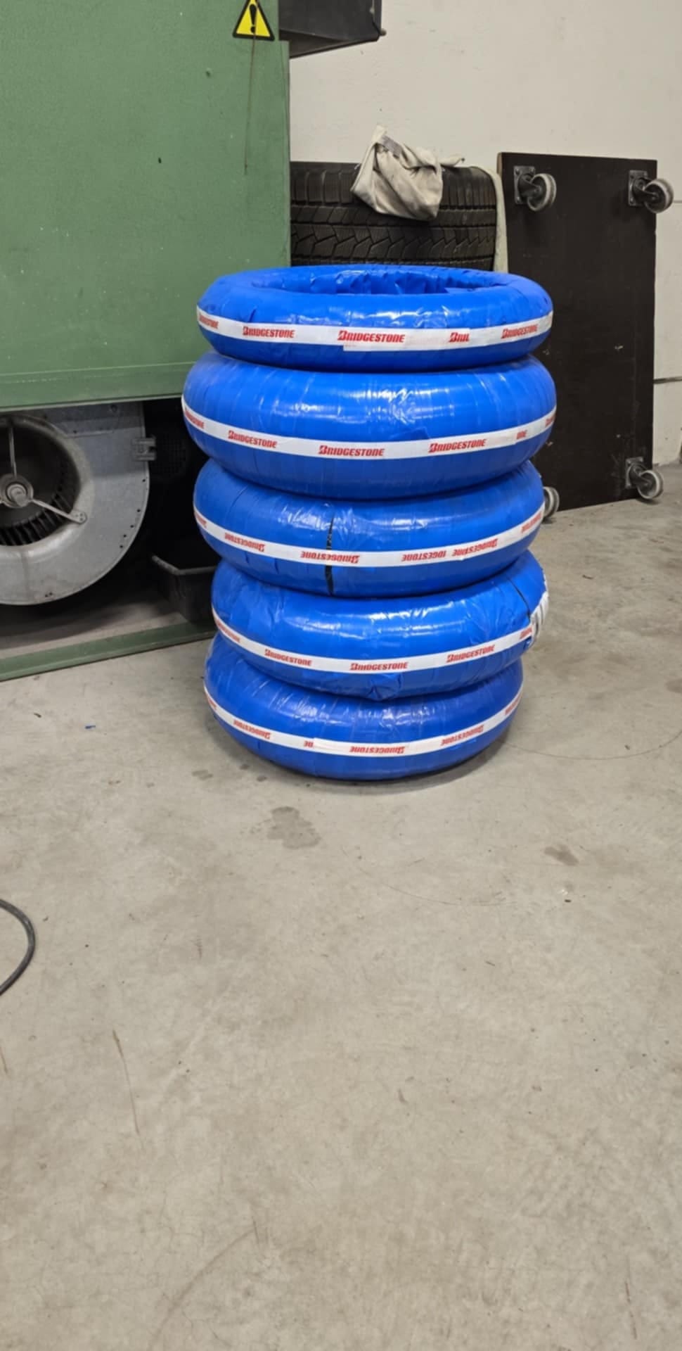 Bridgestone Battlax SLICK V02 200/660 R17 rear SOFT