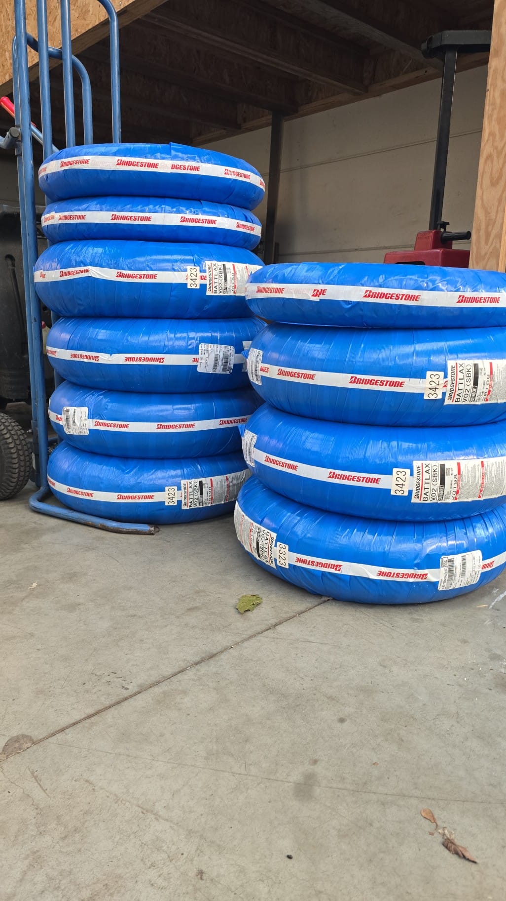 Bridgestone Battlax SLICK V02 200/660 R17 rear SOFT