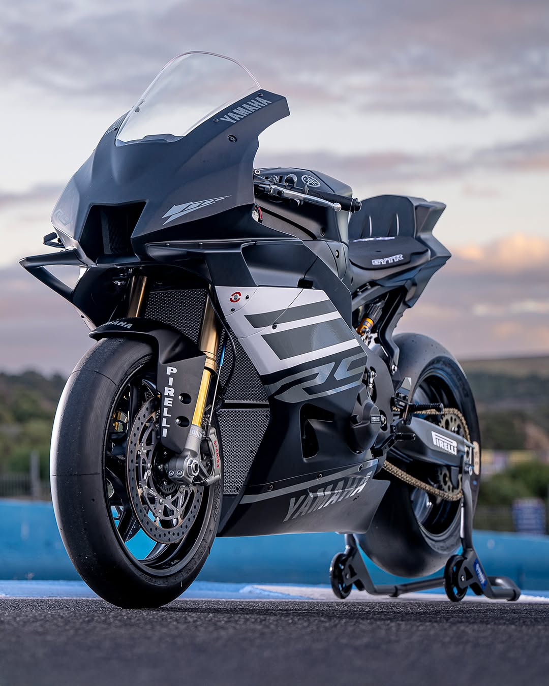 Yamaha R9 2025+