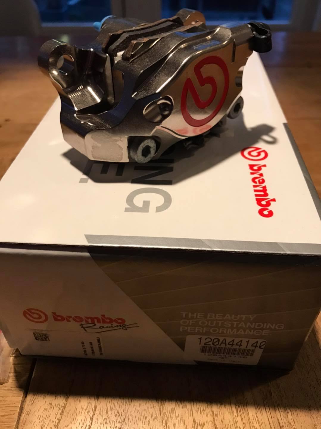 BREMBO HINTERER BREMSSATTEL P2 34mm kolben 120A44140