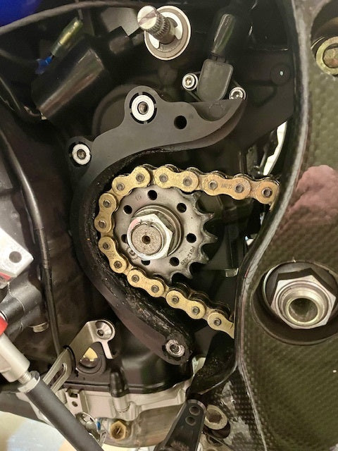 casting protection against chain breakage R1 2015-2026