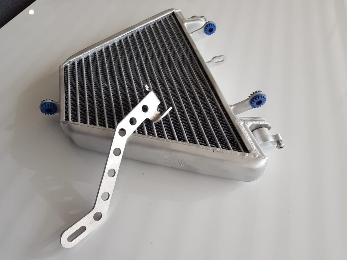 Yamaha R1 2015+ (RN32/RN49/RN65) – JMRaceradiators olie-puntradiateur