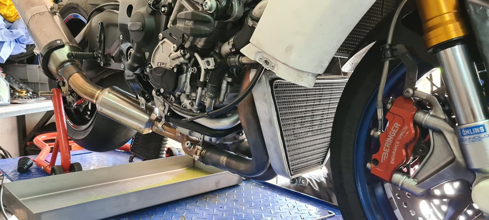 Yamaha R1 2015+ (RN32/RN49/RN65) – JMRaceradiators olie-puntradiateur