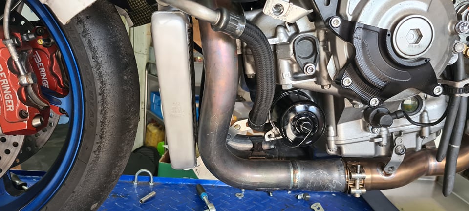 Yamaha R1 2015+ (RN32/RN49/RN65) – JMRaceradiators olie-puntradiateur