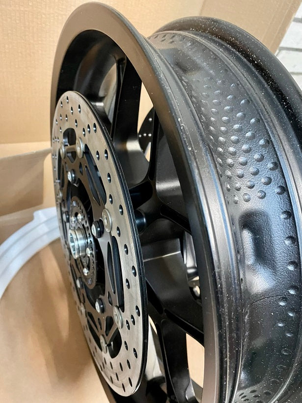 R1 2020 originele wielen velgen set zwart