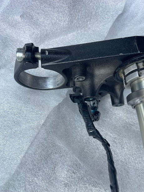 R6 2006-2007 used Triple Clamp Upper Top Yoke and Lower Top Yoke stock no damage