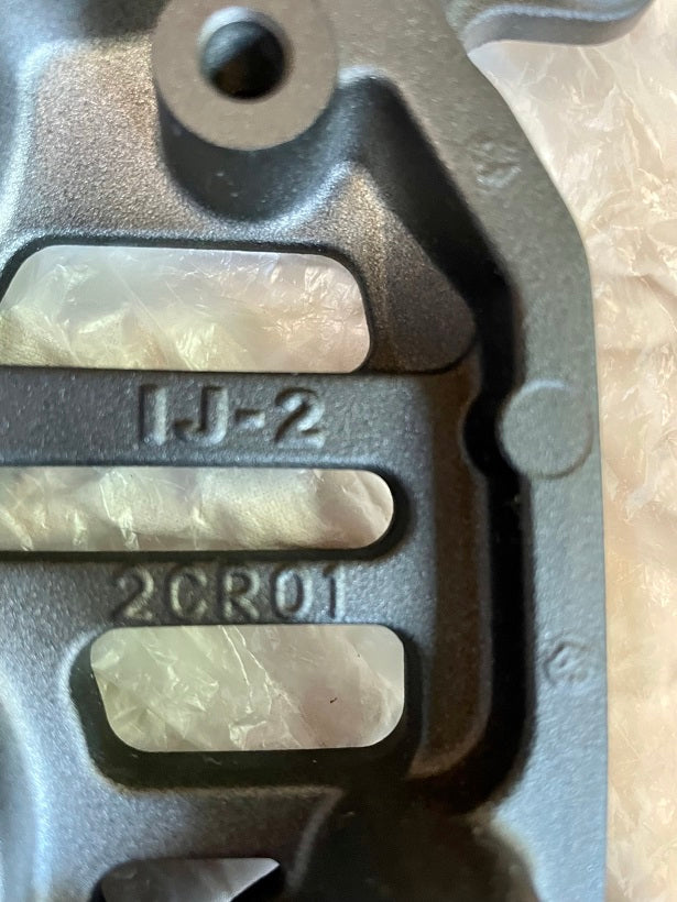 R1 2015-2025 bovenste kroonplaat oem 2CR2343501