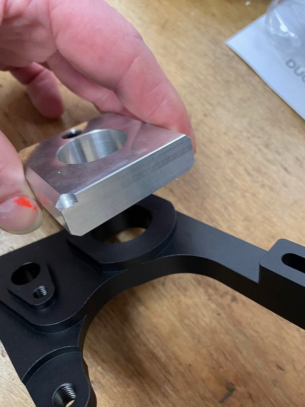 R1 2015+ underslung voor originele remklauwbevestiging met OEM achterwiel