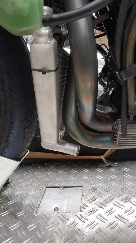 Kawasaki ZX10-R 2004–2005 – additional waterradiator - JMRaceradiators