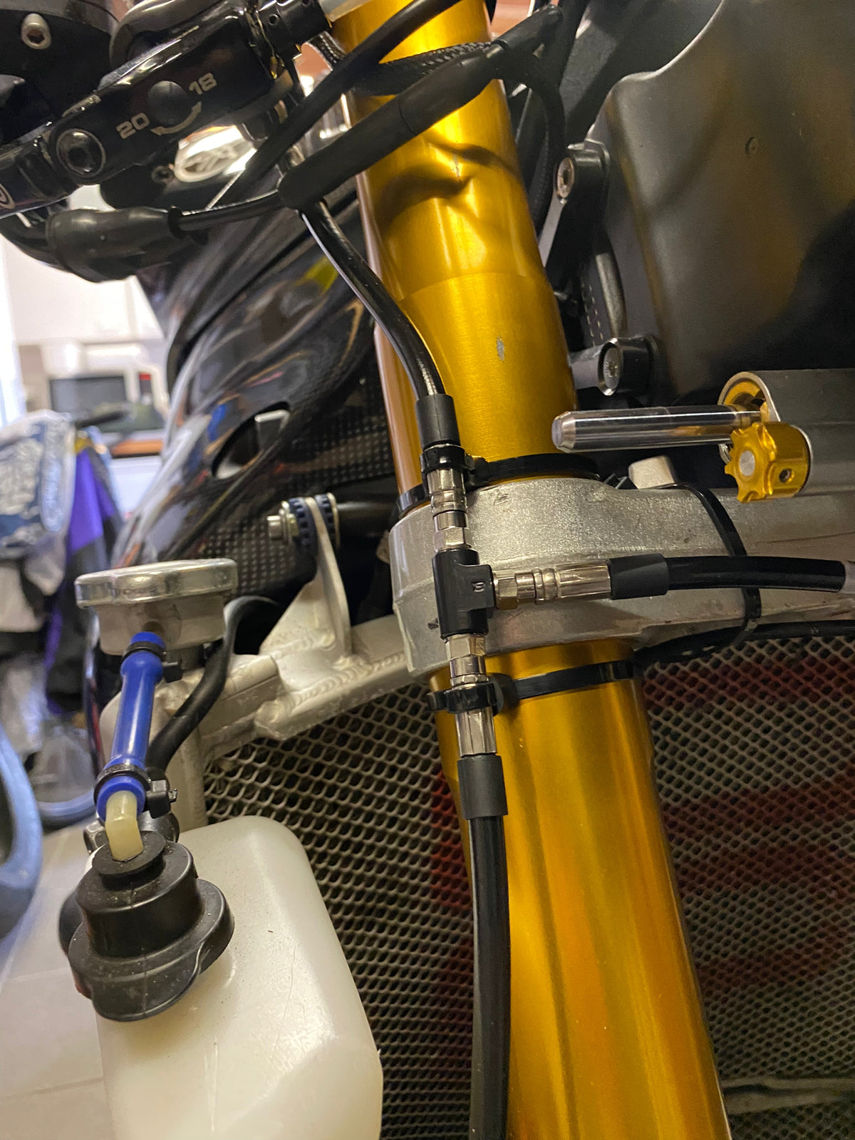 Vordere Bremsleitung aus edelstahl für Brembo GP4-RX Yamaha R1/R6